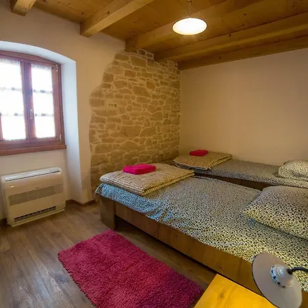 Villa Angela Kastelir